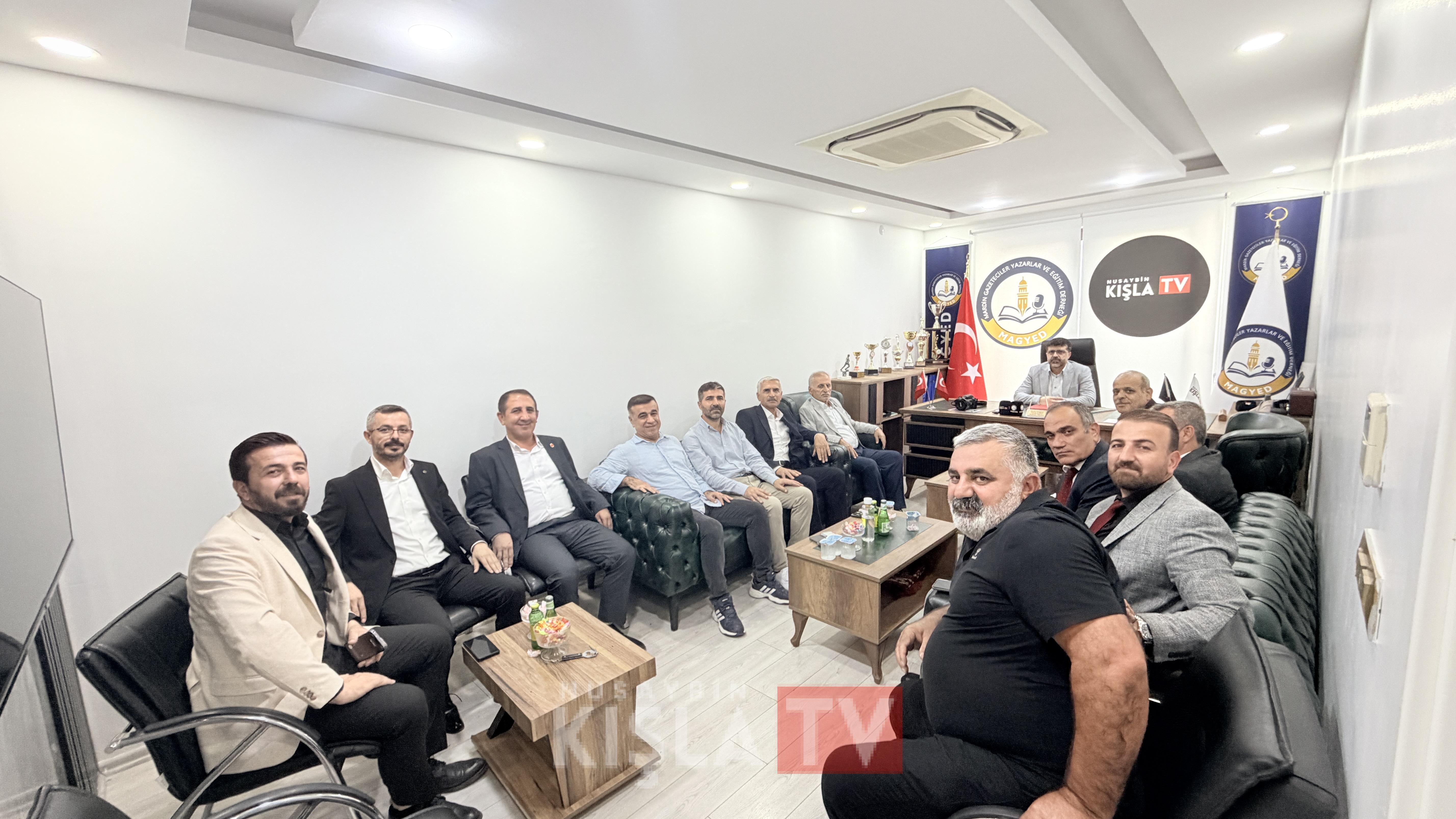 NUSAYBİNLİ MUHTARLARDAN MARDİN GAZETECİ YAZARLAR VE EĞİTİM DERNEĞİ’NE ZİYARET